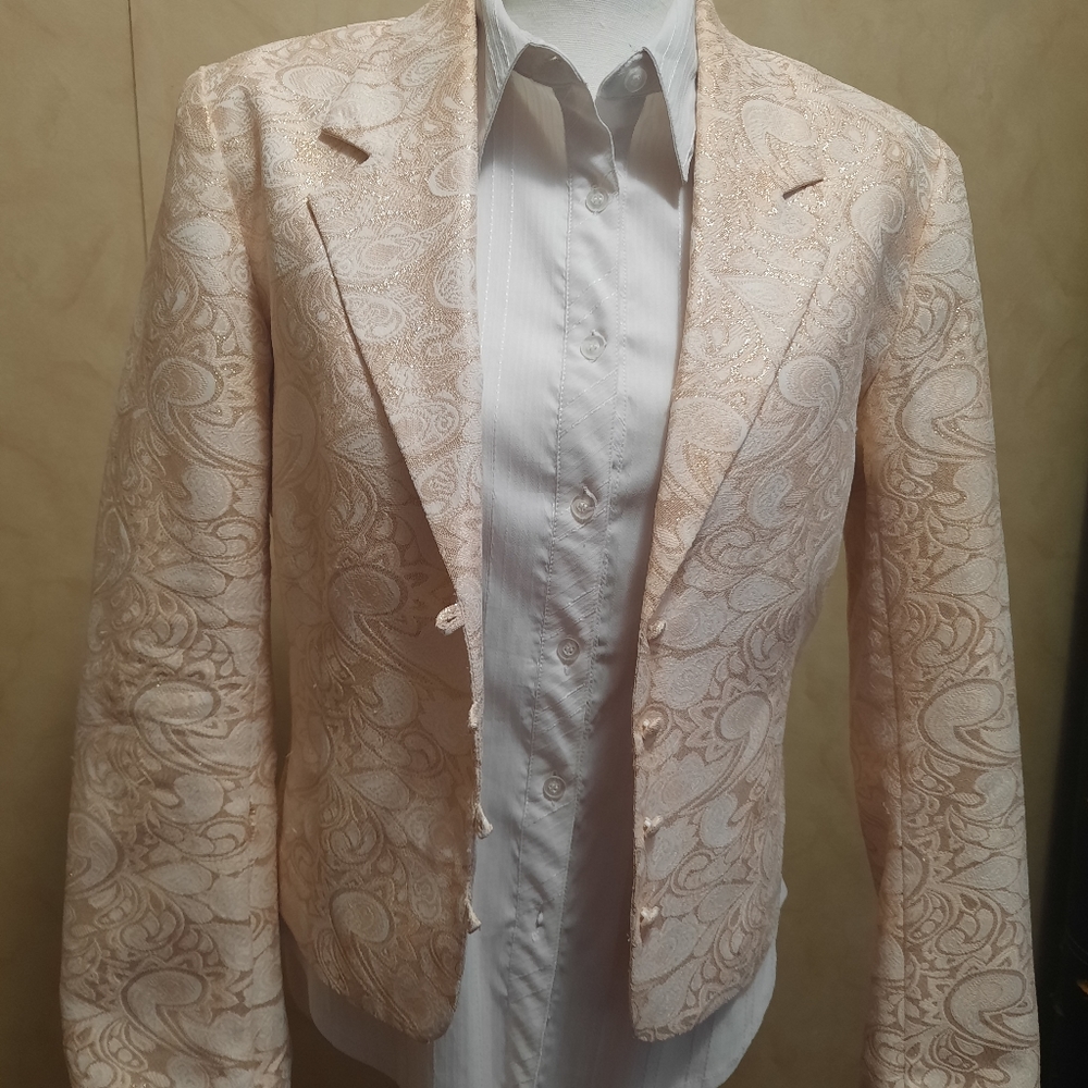 Gorgeous gold and cream blazer